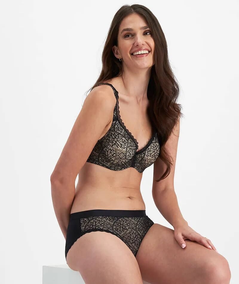 Berlei Barely There Lace Contour Bra - Black - Image 14