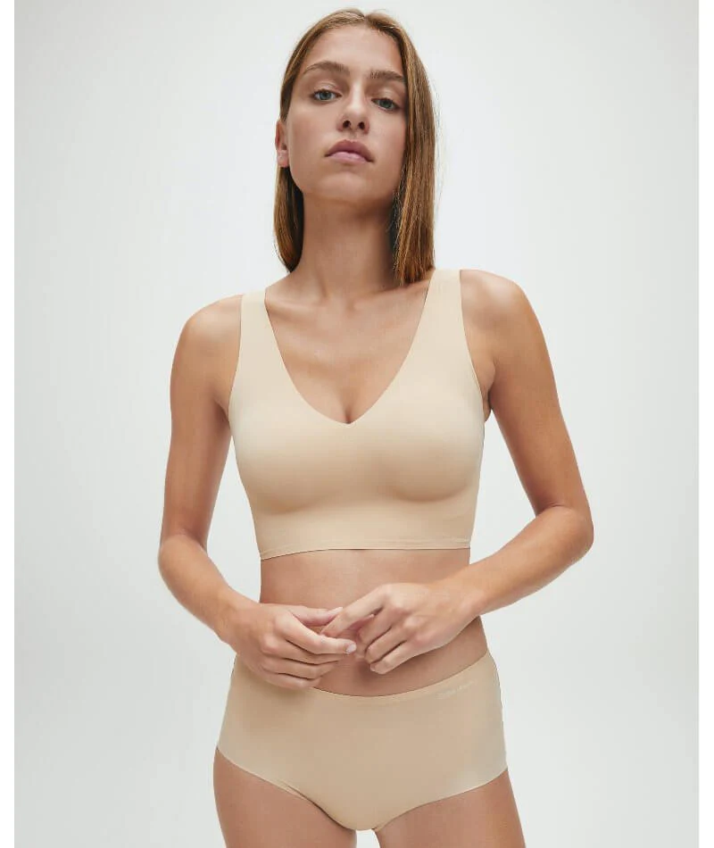 Calvin Klein Invisibles Comfort Lightly Lined V-Neck Bralette - Bare - Image 4