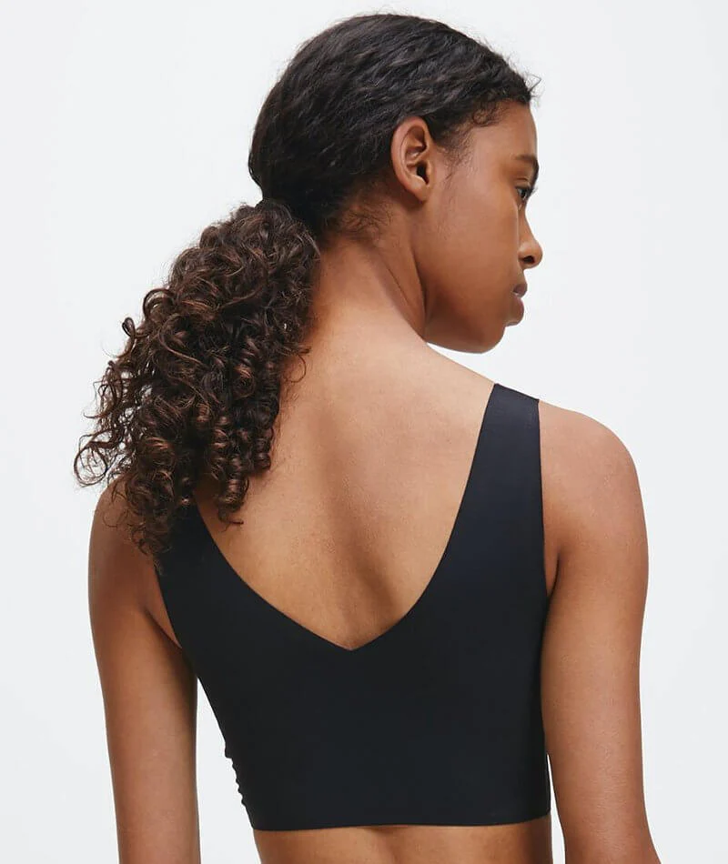 Calvin Klein Invisibles Comfort Lightly Lined V-Neck Bralette - Black - Image 2