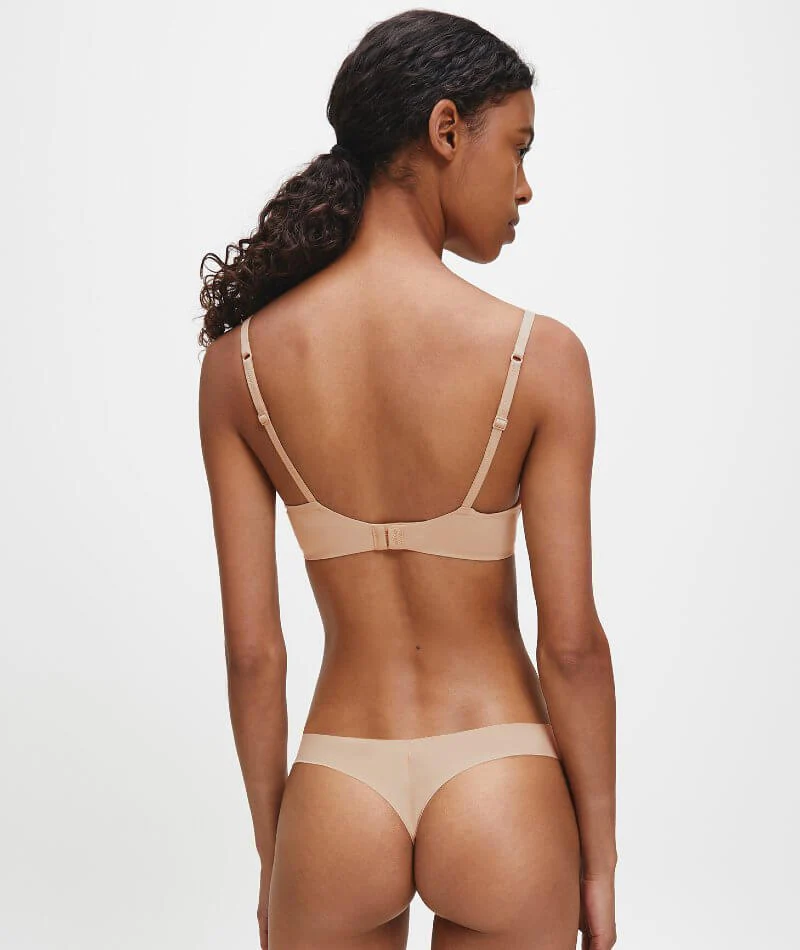 Calvin Klein Invisibles Thong - Light Caramel - Image 4