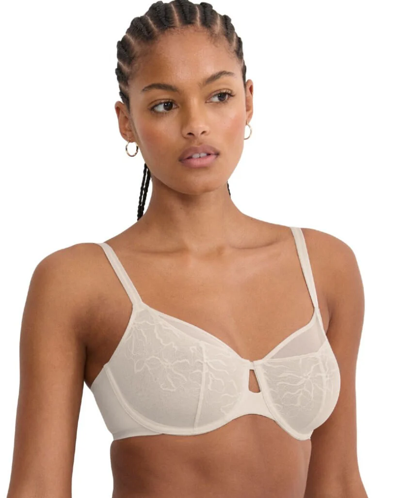 Triumph Comfort Contour Minimizer Bra - Nude Beige - Image 5