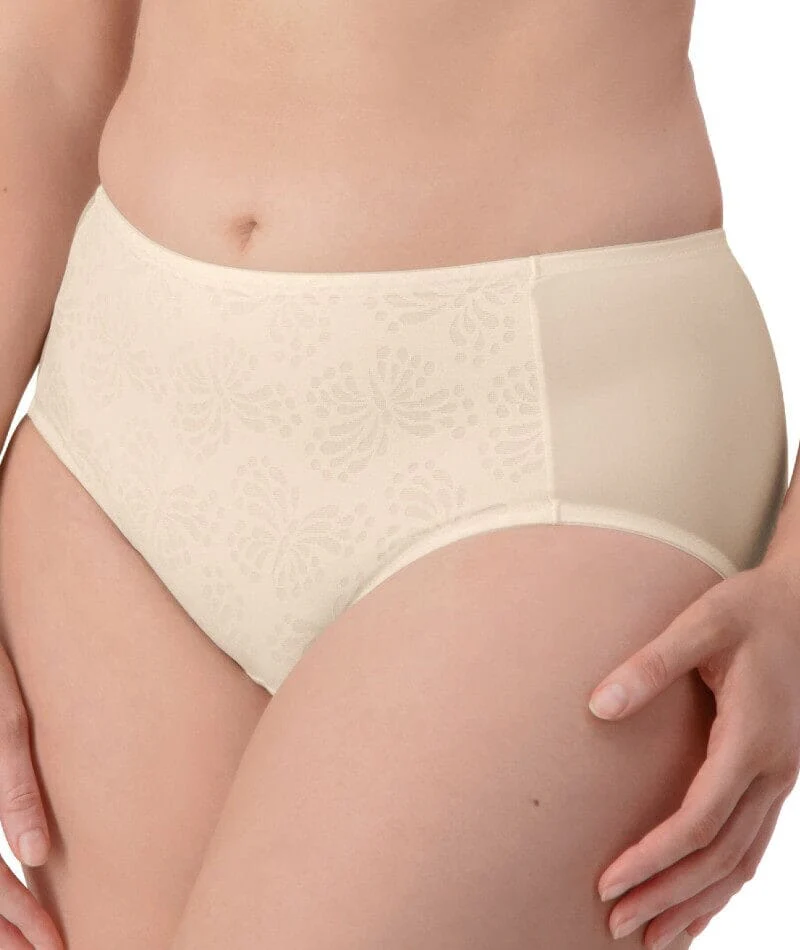 Triumph Lacy Minimiser Maxi Brief - New Biege - Image 3