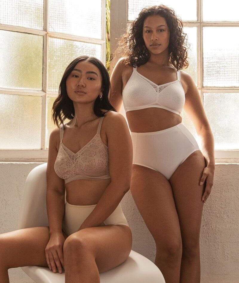 Triumph Lacy Minimiser Wire-free Bra - New Beige - Image 4