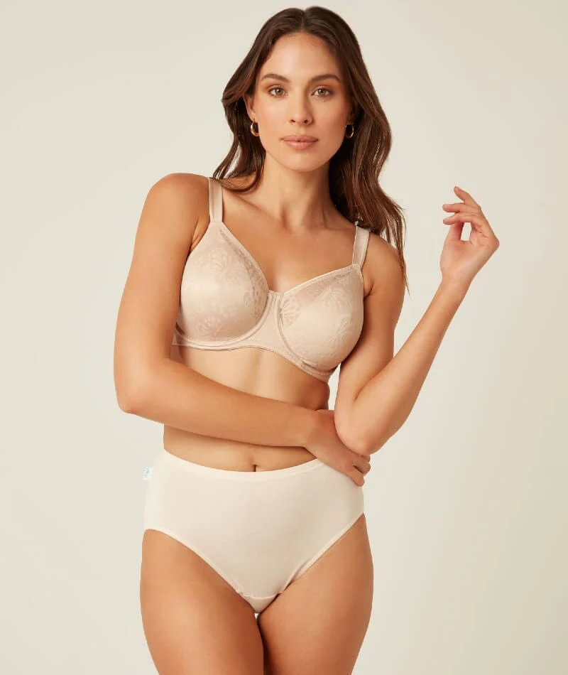 Triumph Lacy Minimizer Bra - New Beige - Image 8