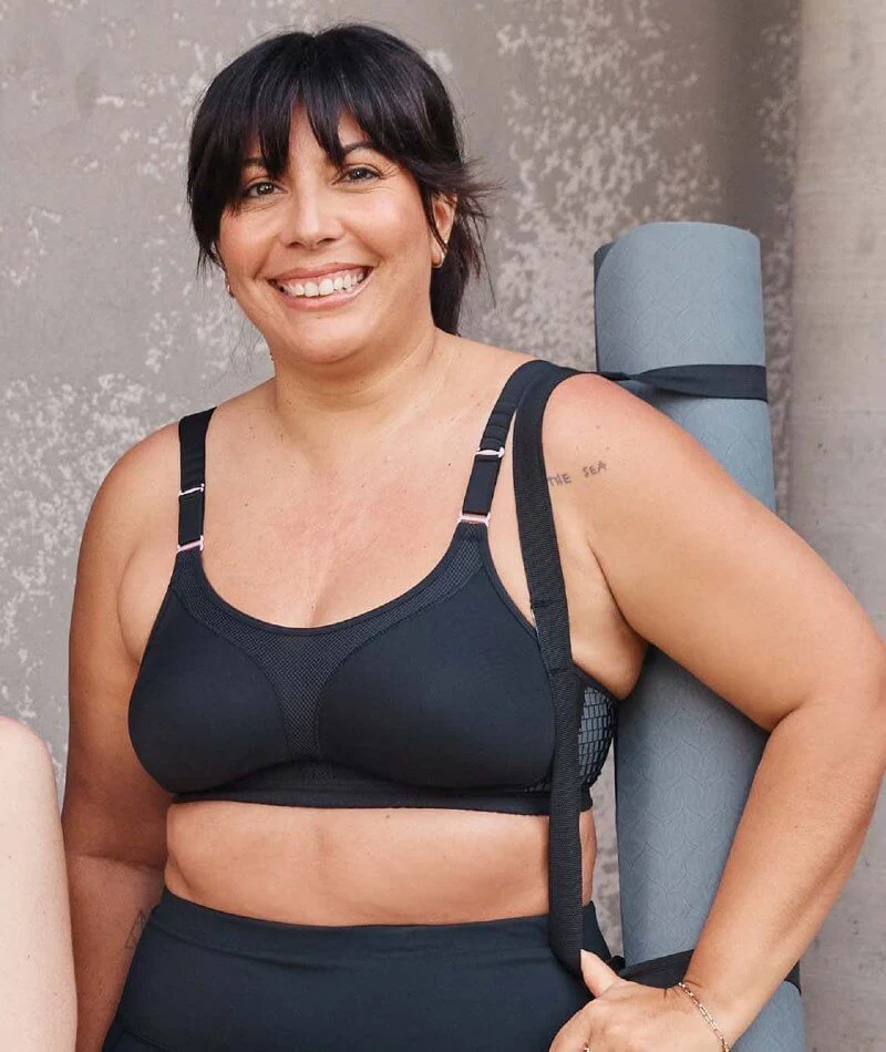 Triumph Triaction Extreme Lite Wire-free Sports Bra - Black - Image 3