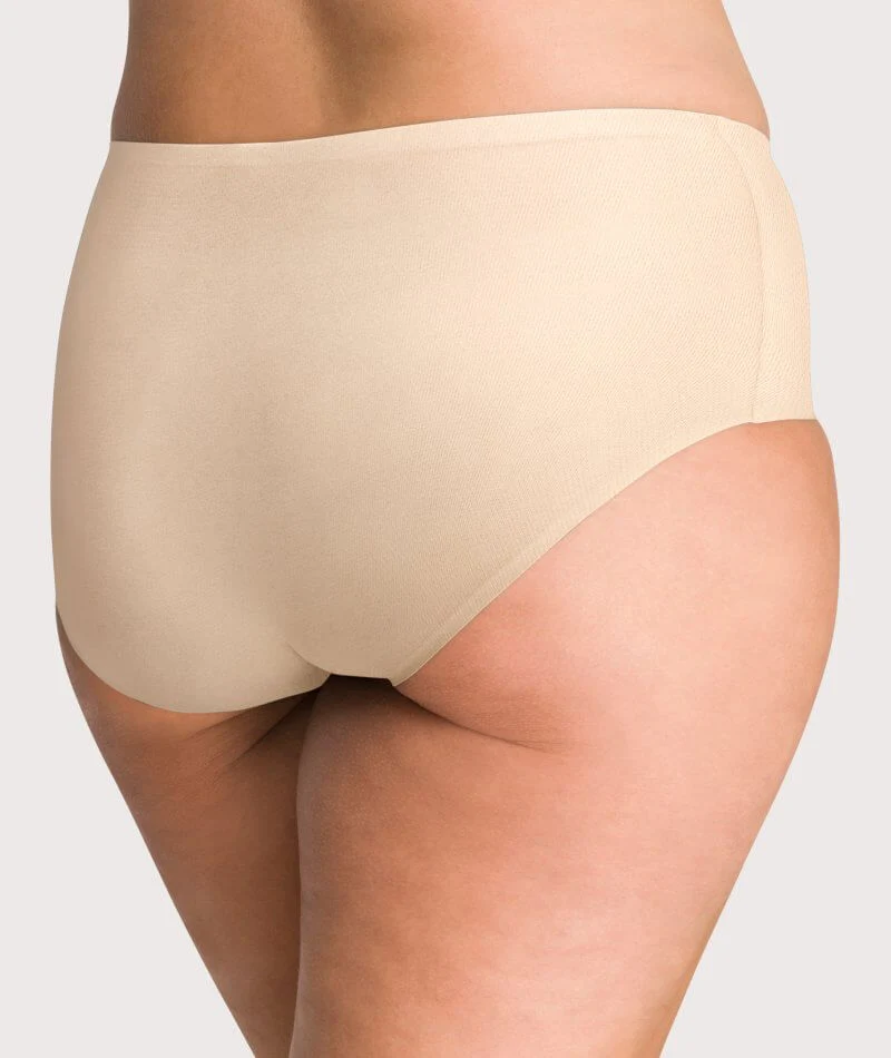 Underbliss Invisibliss No Show Seamless Full Brief - Nude - Image 4